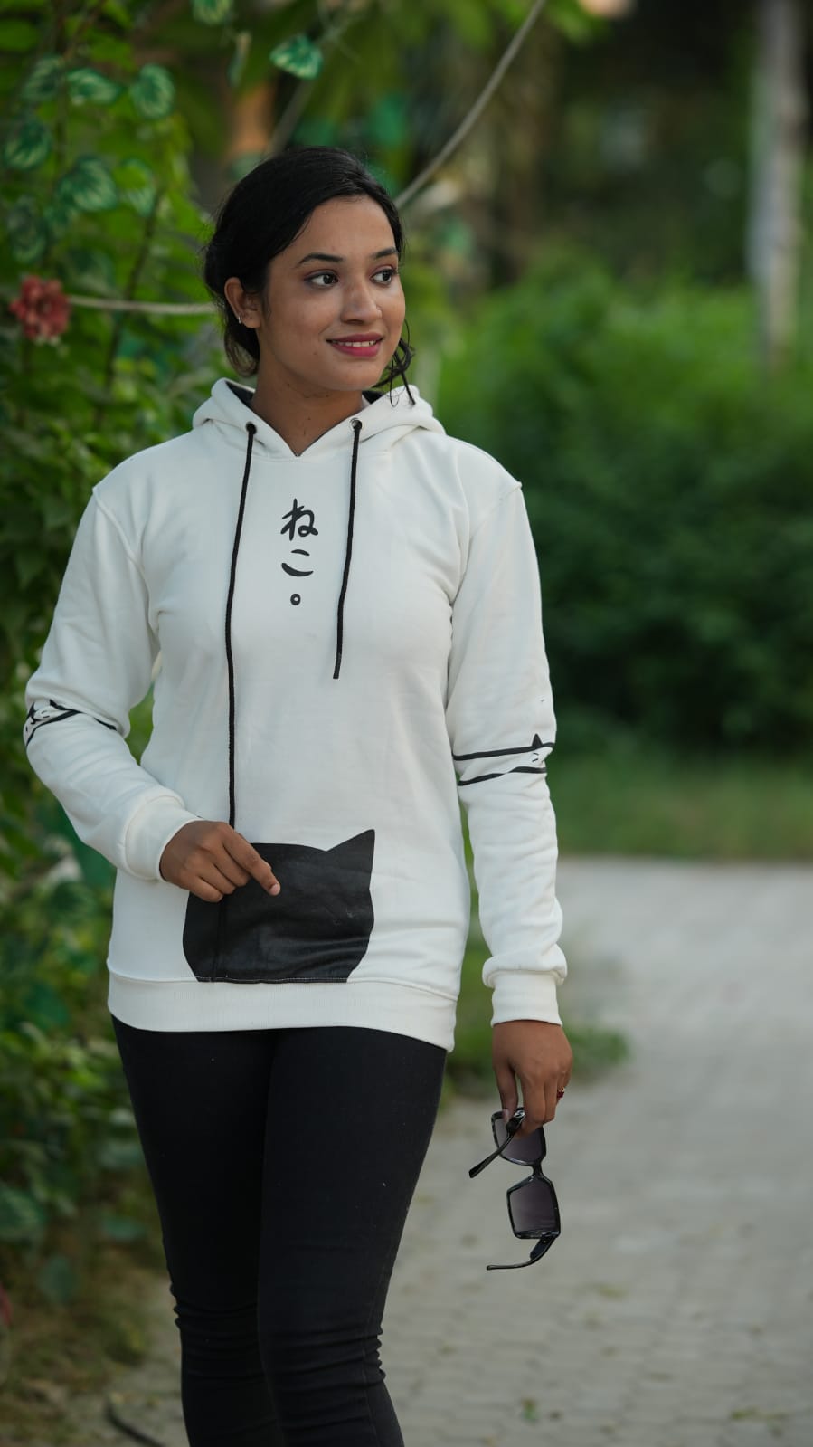 Women white premium hoodie